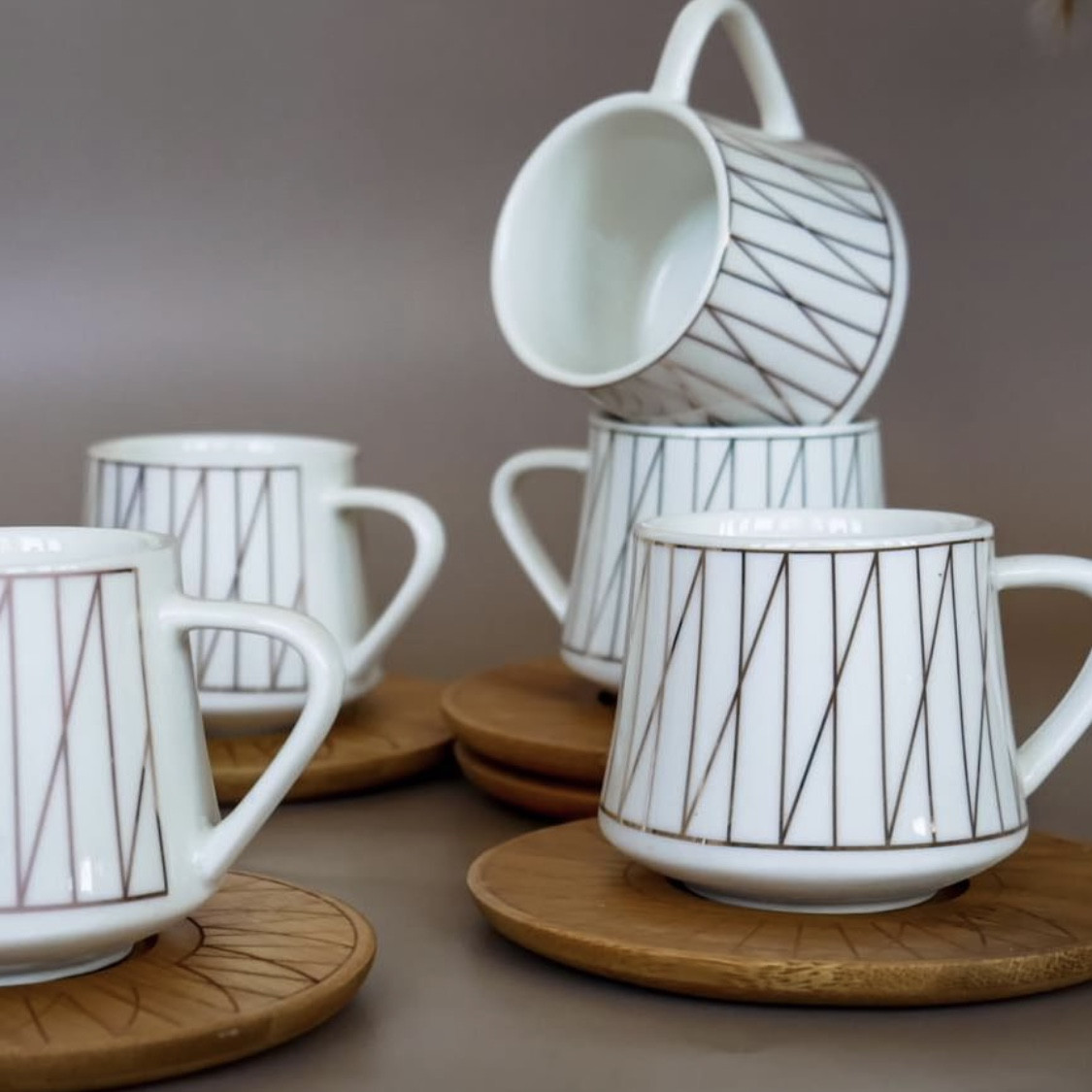 Թեյի բաժակներ փայտյա տակդիրով ոսկեփայլ 6 հատ, изображение 3